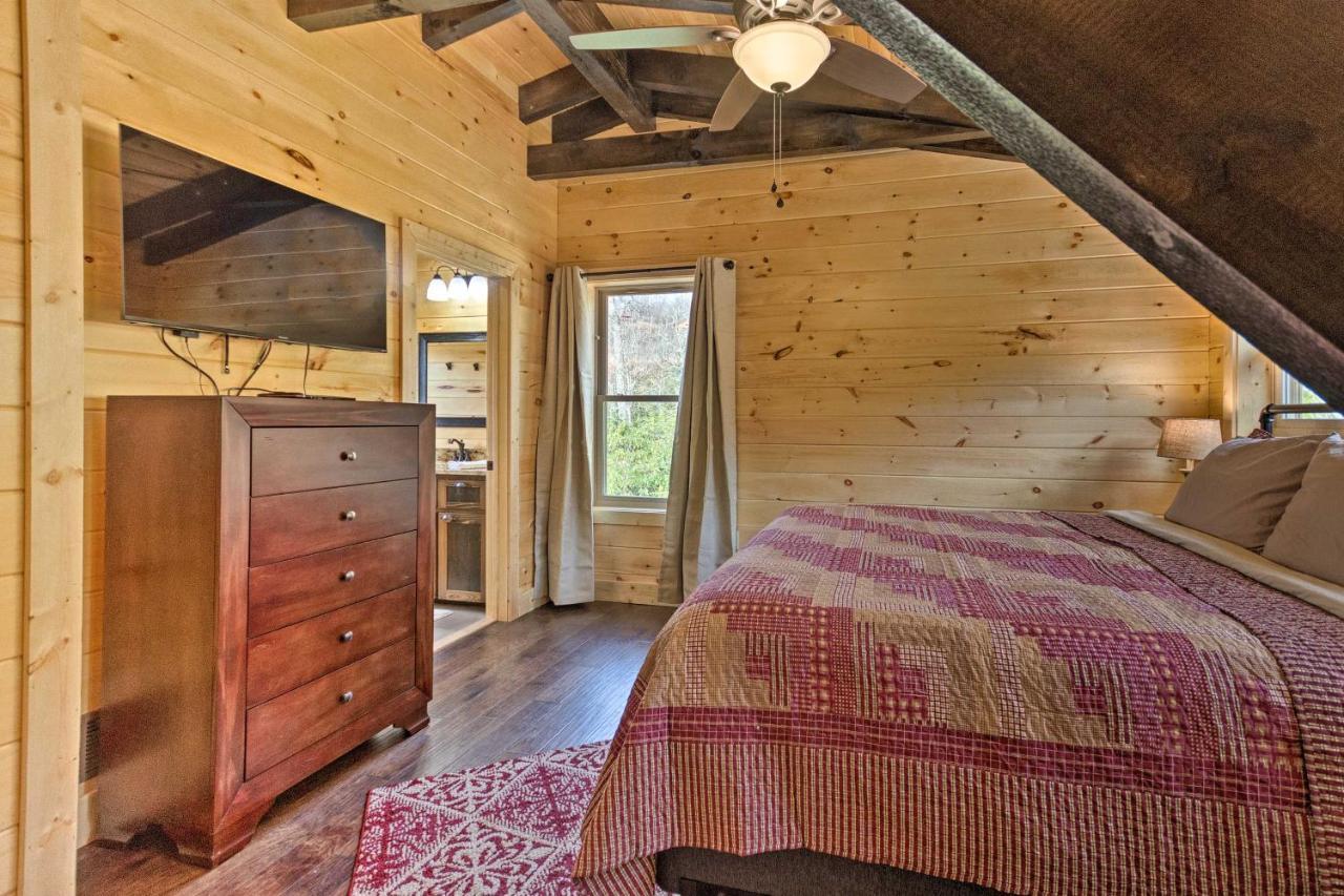 Hilltop Cabin On 5 Acres With Hot Tub And Waterfall! Bryson City Eksteriør bilde