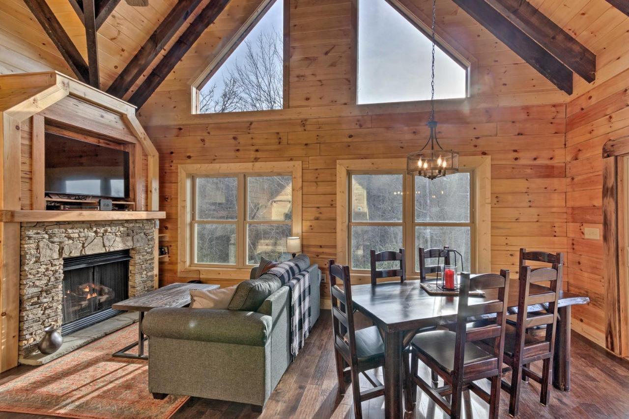 Hilltop Cabin On 5 Acres With Hot Tub And Waterfall! Bryson City Eksteriør bilde