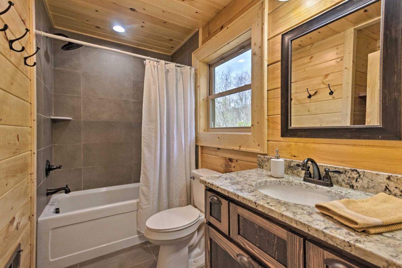 Hilltop Cabin On 5 Acres With Hot Tub And Waterfall! Bryson City Eksteriør bilde