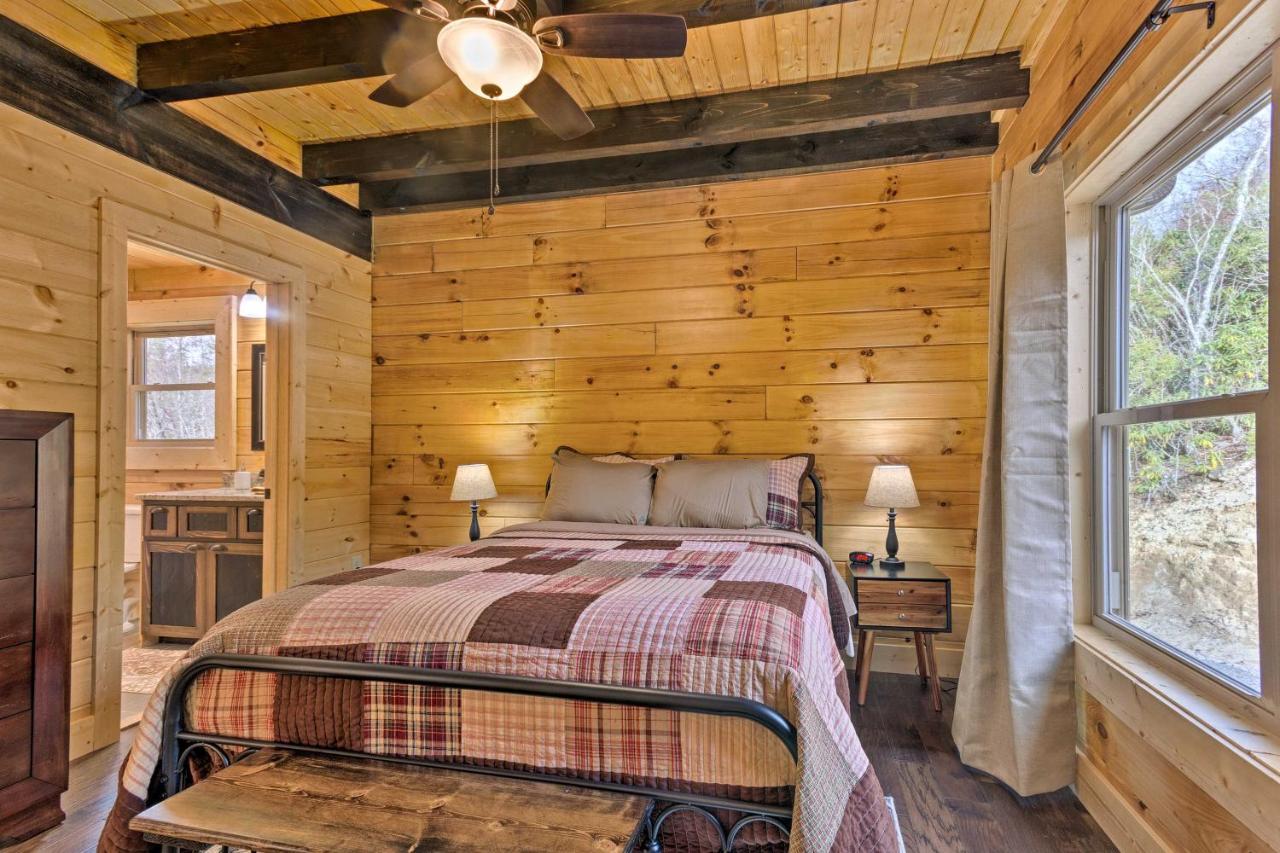 Hilltop Cabin On 5 Acres With Hot Tub And Waterfall! Bryson City Eksteriør bilde