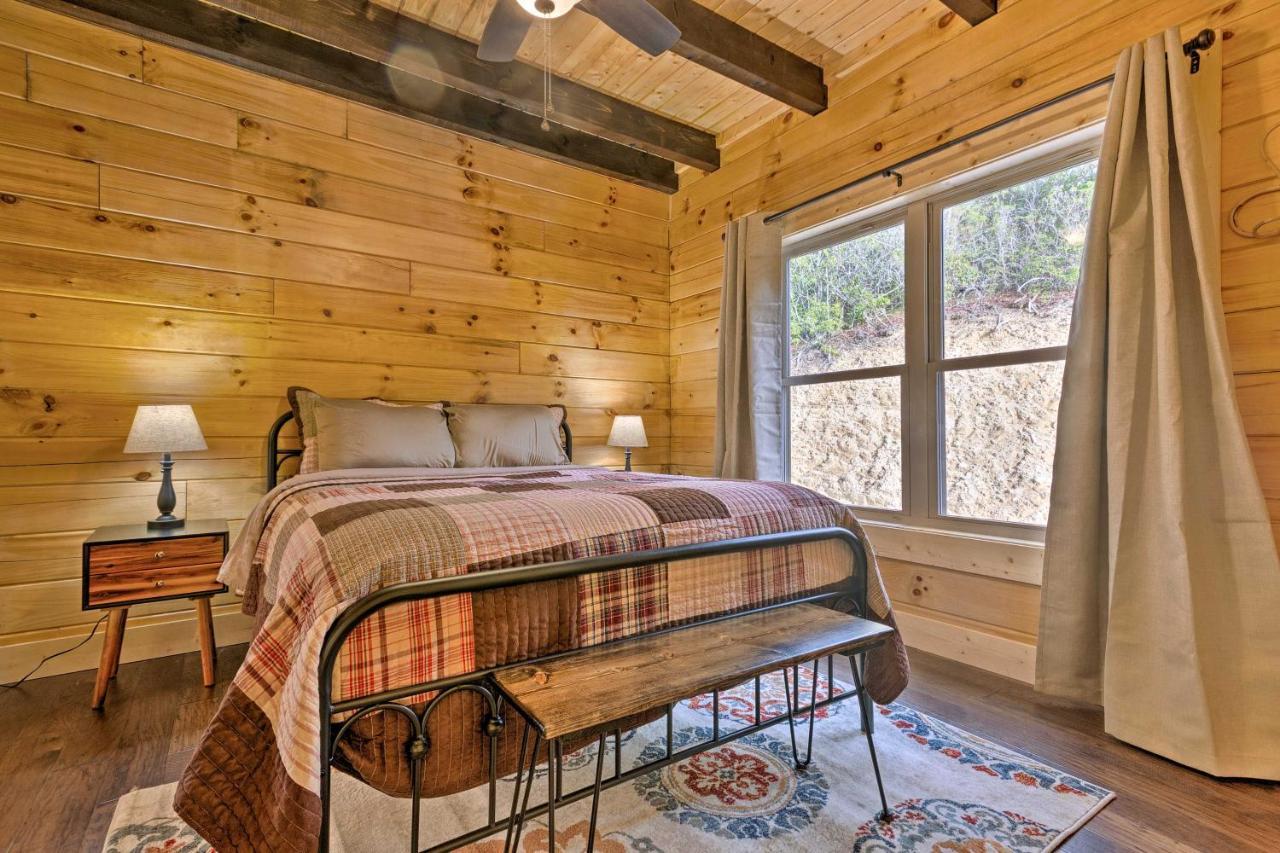 Hilltop Cabin On 5 Acres With Hot Tub And Waterfall! Bryson City Eksteriør bilde