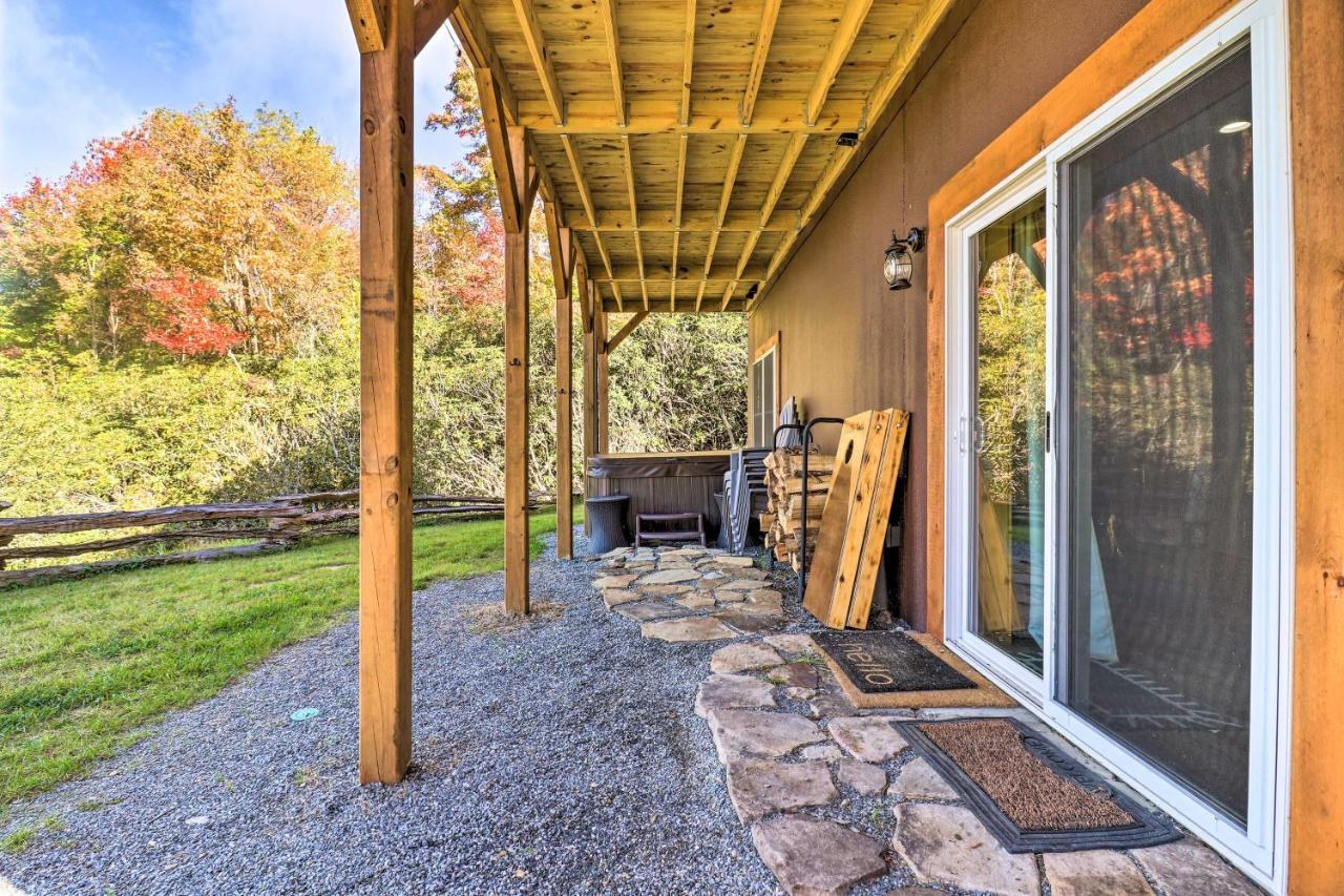 Hilltop Cabin On 5 Acres With Hot Tub And Waterfall! Bryson City Eksteriør bilde