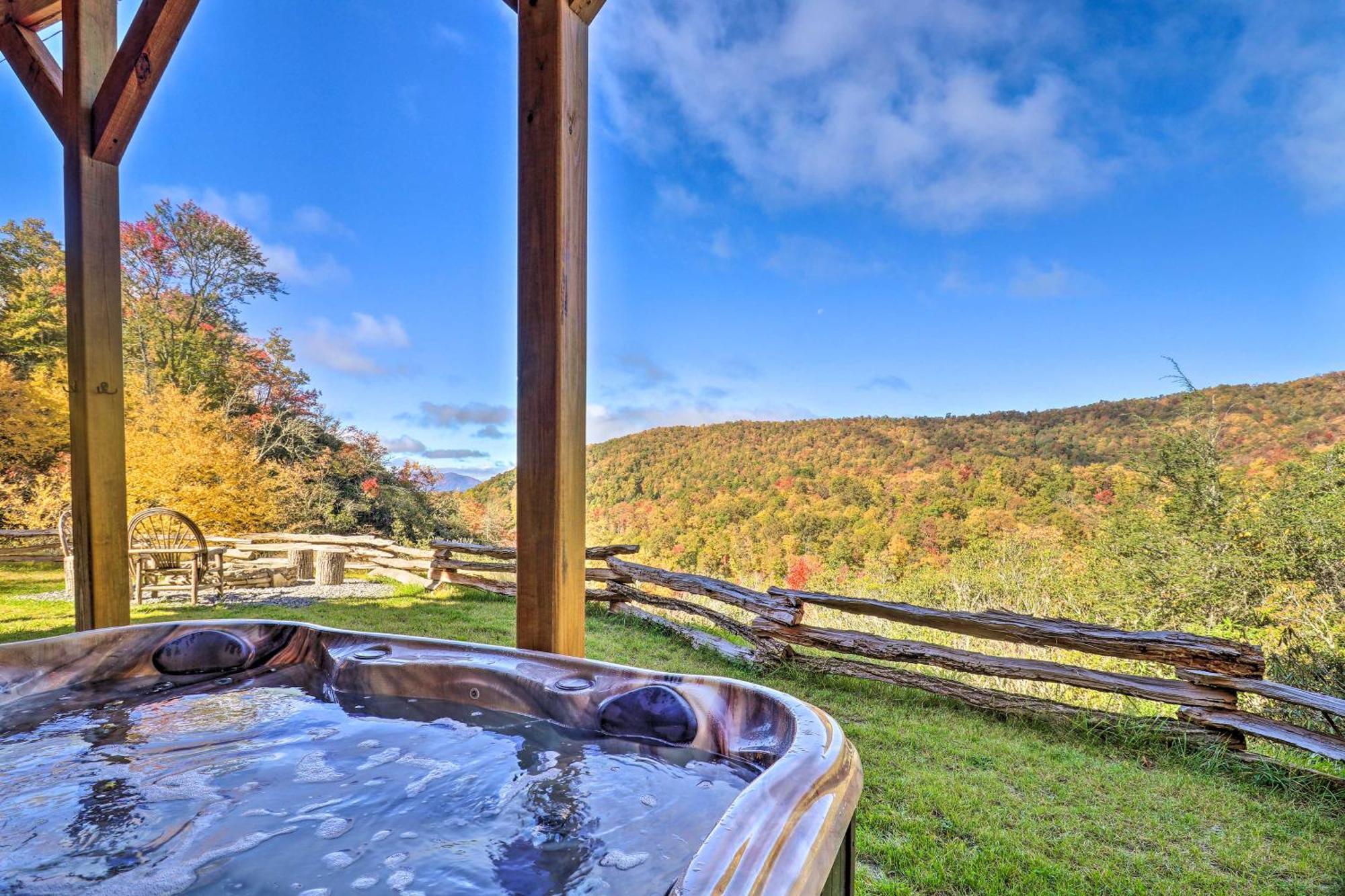 Hilltop Cabin On 5 Acres With Hot Tub And Waterfall! Bryson City Eksteriør bilde